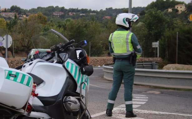 Agente de la Guardia Civil de Tráfico, en imagen de archivo (GUARDIA CIVIL)