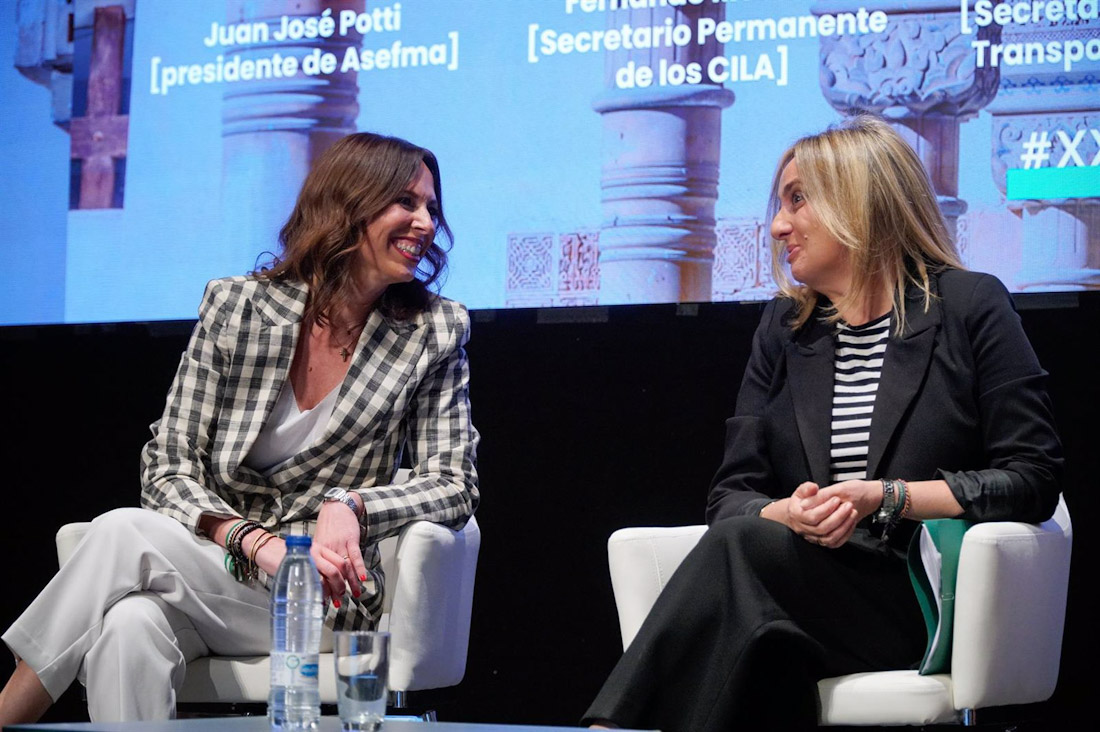 La consejera de Fomento, Articulación del Territorio y Vivienda, Rocío Díaz (i), junto a la alcaldesa de Granada, Marifran Carazo (d), en imagen de archivo, el pasado abril (ARSENIO ZURITA) La consejera de Fomento, Articulación del Territorio y Vivienda, Rocío Díaz (i), junto a la alcaldesa de Granada, Marifran Carazo (d), en imagen de archivo, el pasado abril (ARSENIO ZURITA)