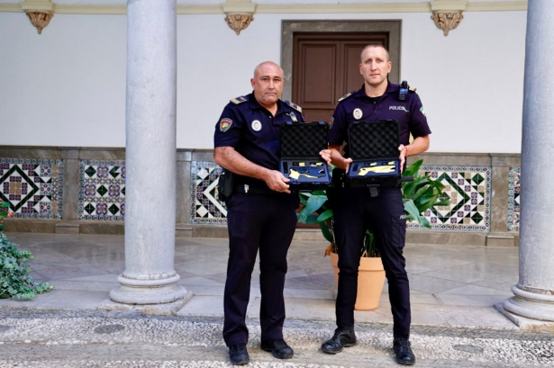 Presentación de los nuevos dispositivos taser (AYTO. GRANADA)