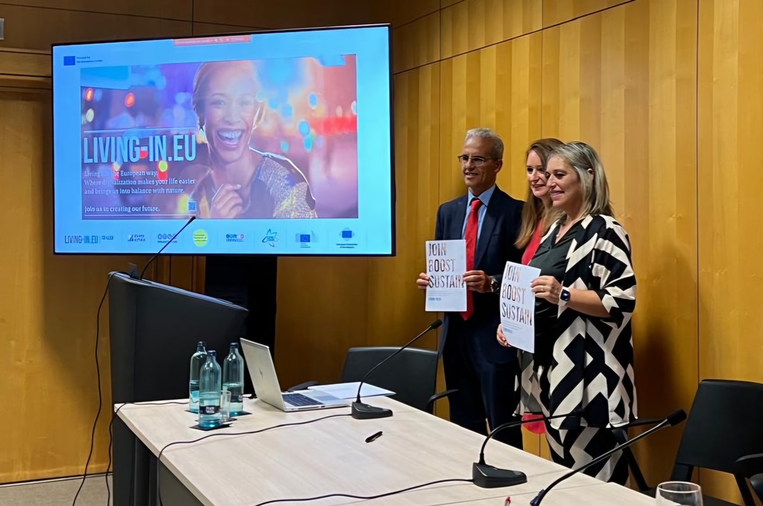 La alcaldesa de Las Gabias, Meri Sádaba, tras la firma de adhesión al programa europe (AYTO. LAS GABIAS) La alcaldesa de Las Gabias, Meri Sádaba, tras la firma de adhesión al programa europe (AYTO. LAS GABIAS)