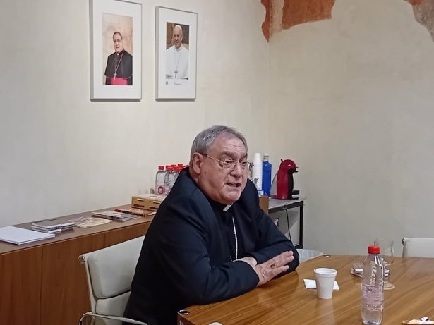 El arzobispo de Granada, José María Gil Tamayo, en un encuentro con periodistas en imagen de archivo (EUROPA PRESS)