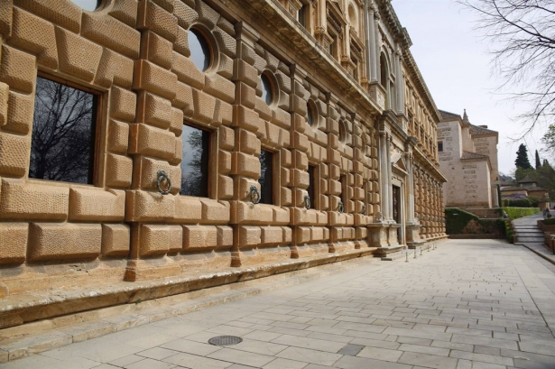 El entorno del Palacio de Carlos V, en la Alhambra, en imagen de archivo (ÁLEX CÁMARA-EUROPA PRESS)