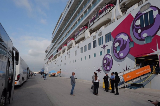 Primera escala del crucero Norwegian Pearl en el Puerto de Motril (PUERTO DE MOTRIL)