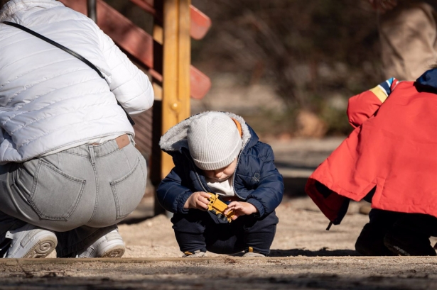 Varios niños juegan con sus juguetes, en imagen de archivo (DIEGO RADAMÉS - EUROPA PRESS)