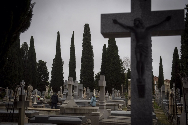 Imagen de archivo de un cementerio (JUAN BARBOSA - EUROPA PRESS)