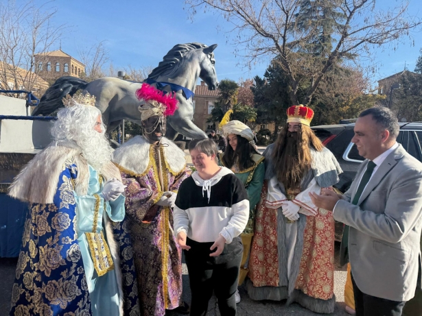 Visita de los Reyes Magos a los centros sociales (DIPGRA)