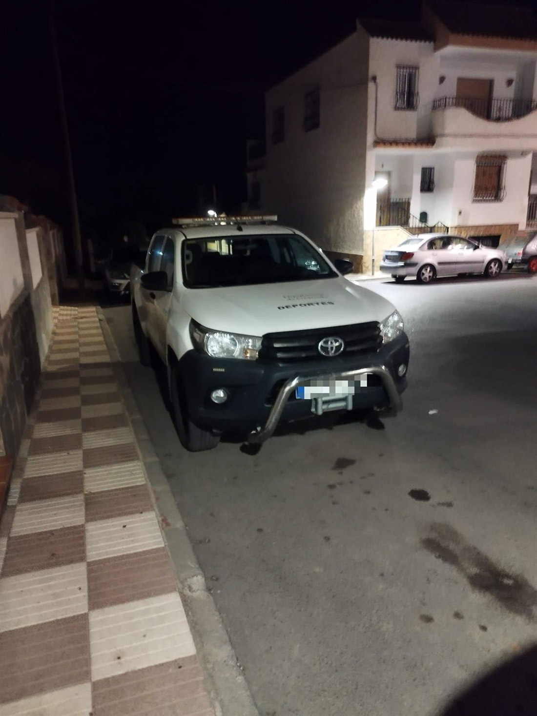 Foto remitida por el PSOE del coche de Deportes de la Diputación de Granada cuyo uso denuncia como `indebido` (PSOE) Foto remitida por el PSOE del coche de Deportes de la Diputación de Granada cuyo uso denuncia como `indebido` (PSOE)