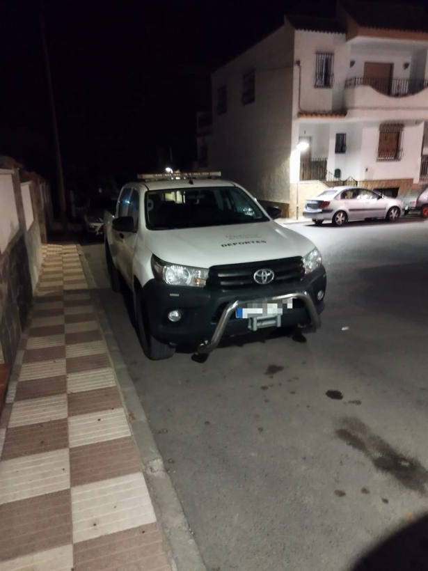 Foto remitida por el PSOE del coche de Deportes de la Diputación de Granada cuyo uso denuncia como `indebido` (PSOE)