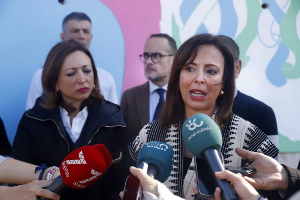 La consejera de Fomento, Articulación del Territorio y Vivienda, Rocío Díaz, atiende a los medios en una imagen reciente (ÁLEX ZEA - EUROPA PRESS)