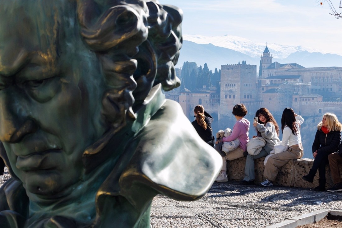Reproducción a tamaño estatua de uno de los cabezones que se entregarán en los Goya, en el Mirador de San Nicolás, cuando fueron instalados en enero (ÁLEX CÁMARA-EUROPA PRESS) Reproducción a tamaño estatua de uno de los cabezones que se entregarán en los Goya, en el Mirador de San Nicolás, cuando fueron instalados en enero (ÁLEX CÁMARA-EUROPA PRESS)