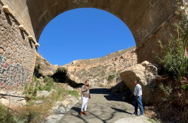 Acceso a la playa de La Rijana (AYTO. CASTELL DE FERRO)
