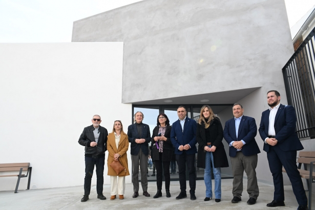 Visita al nuevo consultorio de Aldeire (DIPGRA)