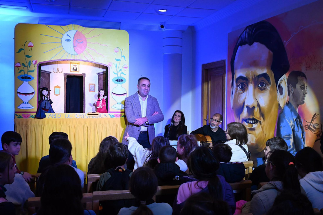 El presidente de la Diputación de Granada, Francis Rodríguez, en el Museo Casa Natal de Federico García Lorca (DIPUTACIÓN) El presidente de la Diputación de Granada, Francis Rodríguez, en el Museo Casa Natal de Federico García Lorca (DIPUTACIÓN)