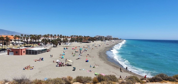 Playa en Salobreña, en imagen de archivo (ASOCIACIÓN CHIRINGUITOS COSTA TROPICAL)