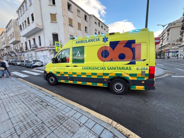 Una ambulancia del 061 de emergencias sanitarias. (EUROPA PRESS)