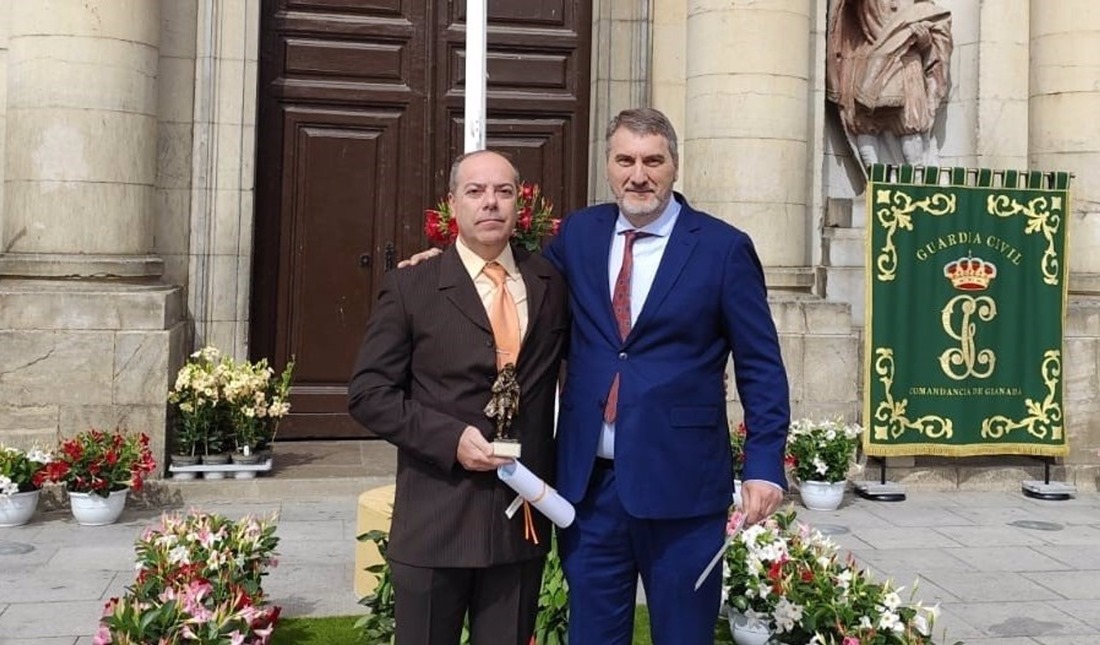 Mención honorífica al departamento de Seguridad de Correos en Granada por la Guardia Civil (CORREOS) Mención honorífica al departamento de Seguridad de Correos en Granada por la Guardia Civil (CORREOS)