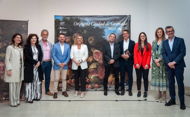 Presentación de la temporada 2025-2026 de la OCG con la alcaldesa de Granada, Marifrán Carazo, en el centro en la imagen (OCG)