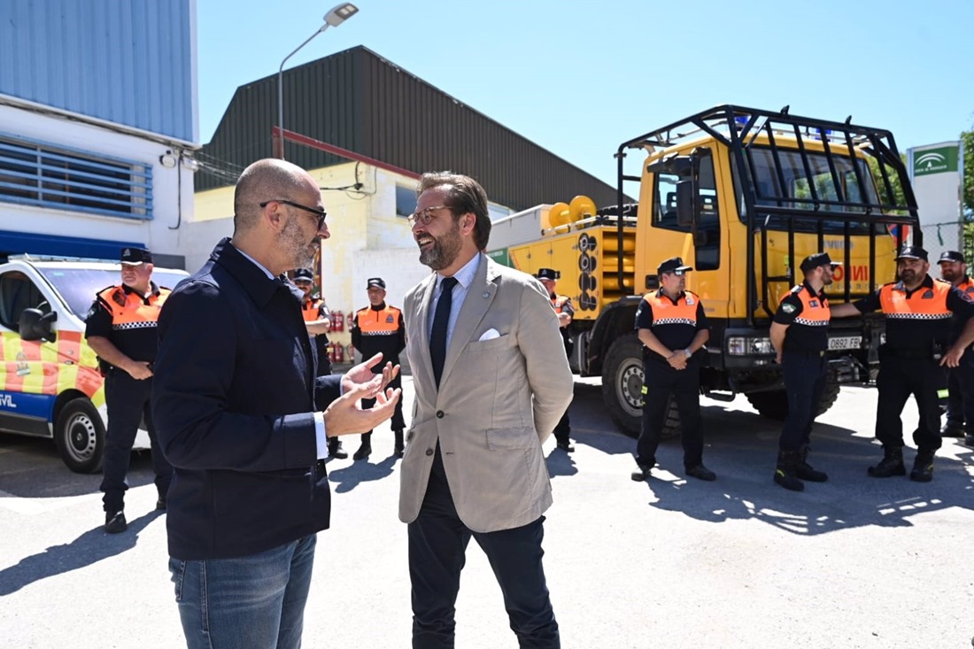 El alcalde de Albolote, Salustiano Ureña, a la izquierda en la imagen, y el delegado del Gobierno andaluz en Granada, Antonio Granados (JUNTA) El alcalde de Albolote, Salustiano Ureña, a la izquierda en la imagen, y el delegado del Gobierno andaluz en Granada, Antonio Granados (JUNTA)