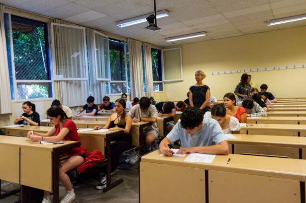 Foto de archivo de un examen de la PAU (UGR)