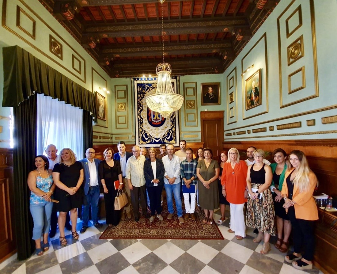 Imagen de archivo de una reunión de la corporación local de Motril con la Comunidad de Regantes del Bajo Guadalfeo (AYUNTAMIENTO) Imagen de archivo de una reunión de la corporación local de Motril con la Comunidad de Regantes del Bajo Guadalfeo (AYUNTAMIENTO)