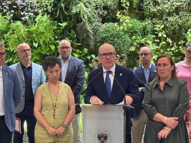 El rector de la Universidad de Granada, Pedro Mercado, en rueda de prensa este lunes (UGR)