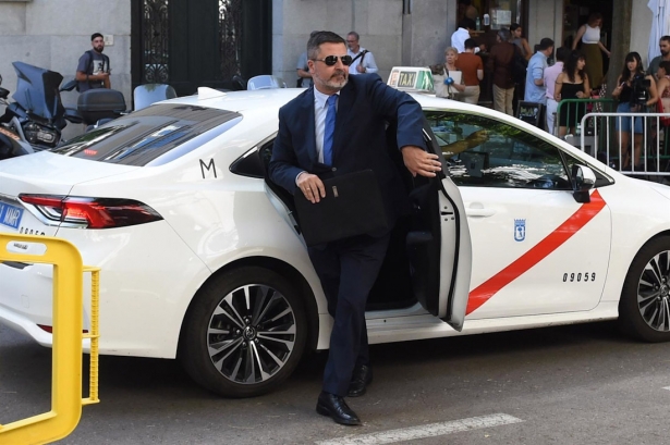 El administrador mancomunado de `Obras Públicas y Regadío SA`, Daniel Fernández Menéndez, llega al Tribunal Supremo a declarar por el caso Koldo, a 4 de julio de 2025, en Madrid (GUSTAVO VALIENTE - EUROPA PRESS)