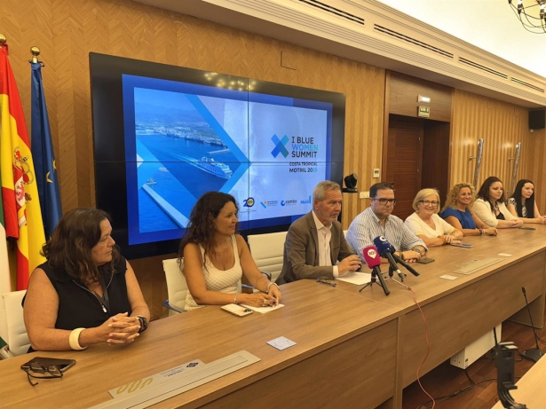 El presidente de la Autoridad Portuaria de Motril, José García Fuentes, interviene en la presentación del I Blue Women Summit Costa Tropical (AUTORIDAD PORTUARIA)