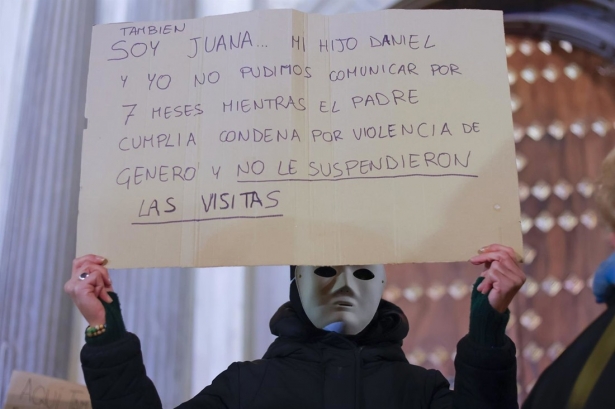 Concentración a favor de Juana Rivas (ÁLEX CÁMARA / EUROPA PRESS)