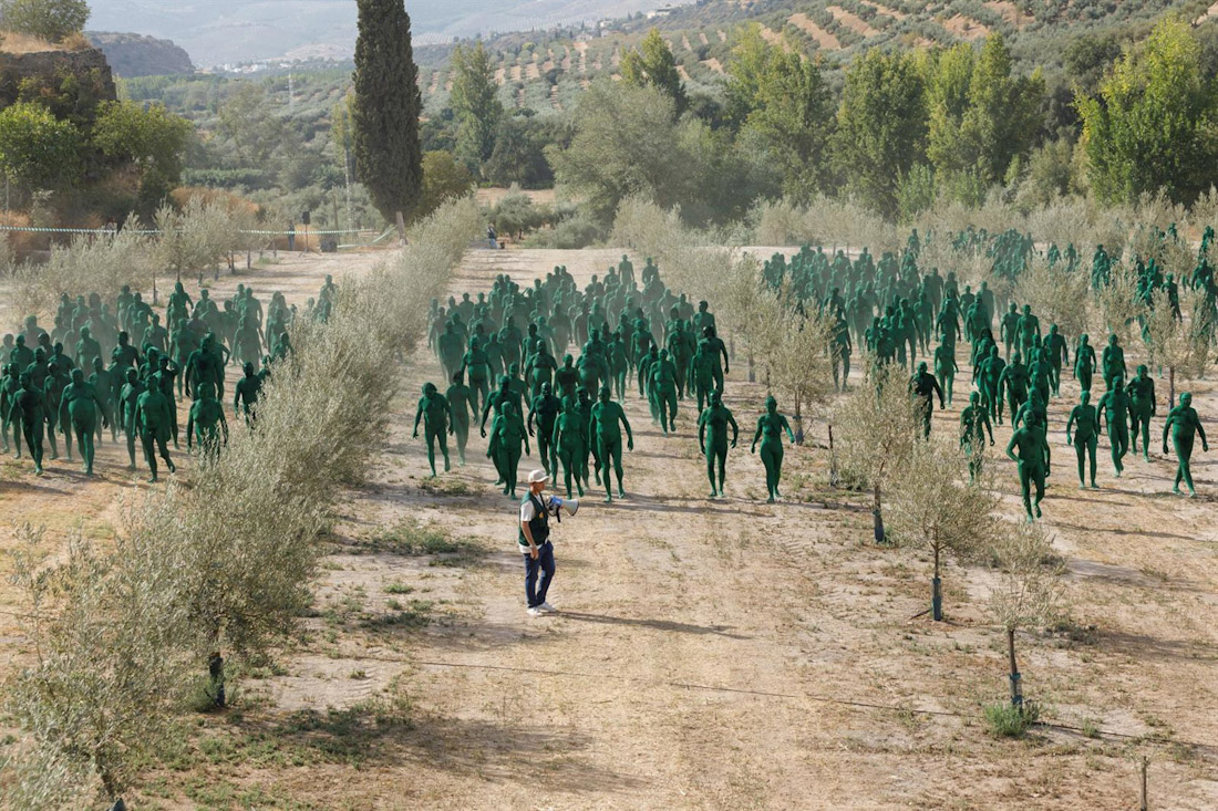 Personas pintadas de verde posan para el fotógrafo Spencer Tunick en la nueva instalación artística que ha realizado en Granada (Andalucía, España), a 20 de septiembre de 2025. (ÁLEX CÁMARA / EUROPA PRESS) Personas pintadas de verde posan para el fotógrafo Spencer Tunick en la nueva instalación artística que ha realizado en Granada (Andalucía, España), a 20 de septiembre de 2025. (ÁLEX CÁMARA / EUROPA PRESS)