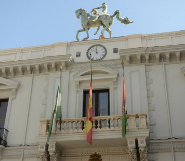 Fachada del Ayuntamiento de Granada. )AYUNTAMIENTO DE GRANADA)