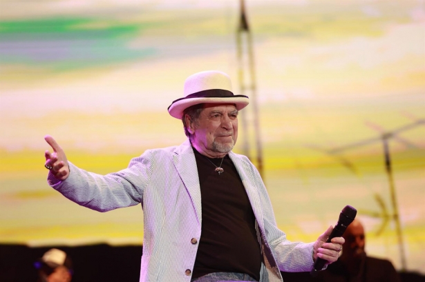 El cantautor Joaquín Sabina durante su actuación en la Maestranza de Sevilla el pasado 4 de septiembre (ROCÍO RUZ - EUROPA PRESS)