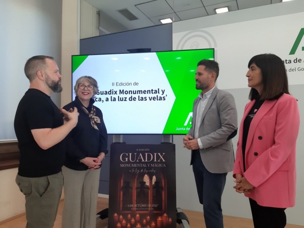 Presentación de `Guadix Monumental y Mágica, a la luz de las velas` (JUNTA)
