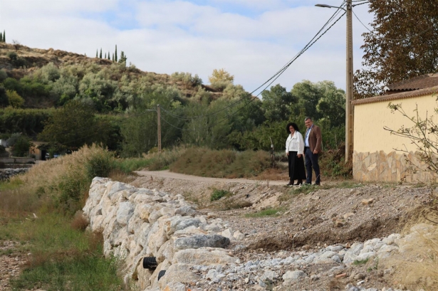 La alcaldesa de Cúllar, Ana Belén Martínez, y el subdelegado del Gobierno en Granada, José Antonio Montilla (SUBDELEGACIÓN DEL GOBIERNO)