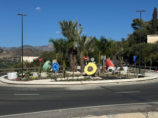 Rotonda de Almuñécar (AYTO. ALMUÑÉCAR) Rotonda de Almuñécar (AYTO. ALMUÑÉCAR)