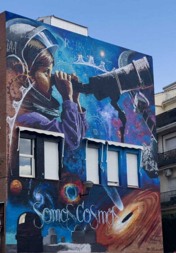 Intervención artística de El Niño de las Pinturas con motivo del 50 aniversario del Instituto de Astrofísica de Andalucía (IAA-CSIC) Intervención artística de El Niño de las Pinturas con motivo del 50 aniversario del Instituto de Astrofísica de Andalucía (IAA-CSIC)