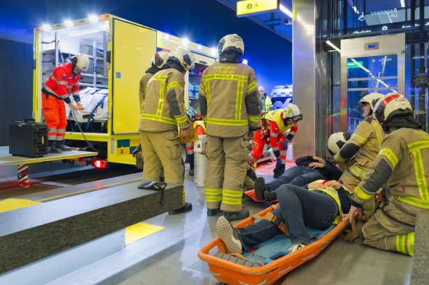 Simulacro en el metro (JUNTA) Simulacro en el metro (JUNTA)