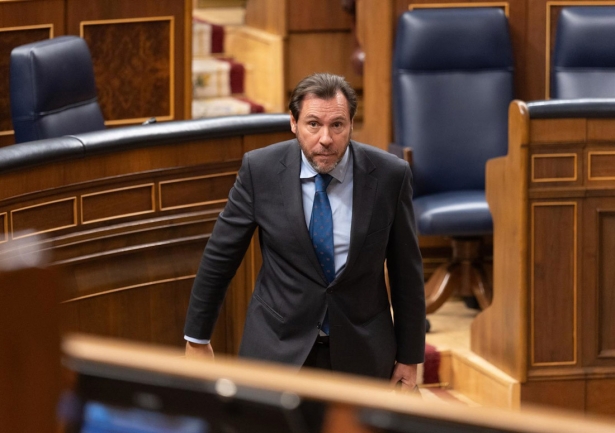 El ministro de Transportes y Movilidad Sostenible, Óscar Puente, durante una sesión de control al Gobierno, en el Congreso de los Diputados, el pasado octubre (EDUARDO PARRA - EUROPA PRESS) El ministro de Transportes y Movilidad Sostenible, Óscar Puente, durante una sesión de control al Gobierno, en el Congreso de los Diputados, el pasado octubre (EDUARDO PARRA - EUROPA PRESS)