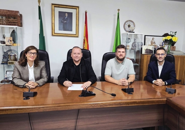 Firma del convenio (AYTO. CÚLLAR VEGA)