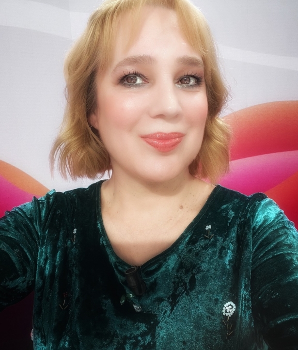 Ángela Vallvey (TELEFONO DE LA ESPERANZA) Ángela Vallvey (TELEFONO DE LA ESPERANZA)