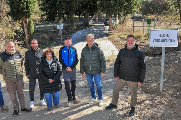 Visita del delegado territorial de Sostenibilidad y Medio Ambiente de la Junta en Granada, Manuel Francisco García, primero desde la izquierda en la imagen, al entorno del futuro Parque de La Sagra (JUNTA) Visita del delegado territorial de Sostenibilidad y Medio Ambiente de la Junta en Granada, Manuel Francisco García, primero desde la izquierda en la imagen, al entorno del futuro Parque de La Sagra (JUNTA)