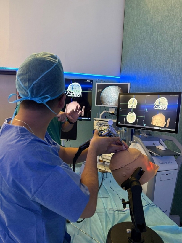 Curso organizado por Iavante, de la Fundación Progreso y Salud, y el Hospital Virgen de las Nieves. (JUNTA DE ANDALUCIA) Curso organizado por Iavante, de la Fundación Progreso y Salud, y el Hospital Virgen de las Nieves. (JUNTA DE ANDALUCIA)