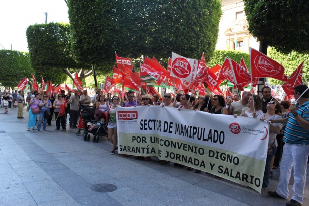 Concentración del sector del manipulado. Archivo (EUROPA PRESS/UGT) Concentración del sector del manipulado. Archivo (EUROPA PRESS/UGT)