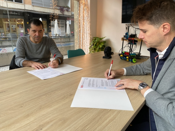 Firma del convenio (CCOO) Firma del convenio (CCOO)