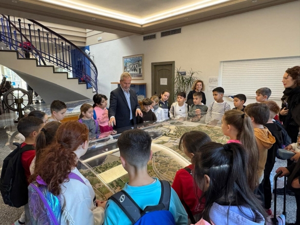 El puerto de Motril celebra por su 20 aniversario una actividad educativa con el Colegio Ave María Varadero (PUERTO DE MOTRIL) El puerto de Motril celebra por su 20 aniversario una actividad educativa con el Colegio Ave María Varadero (PUERTO DE MOTRIL)