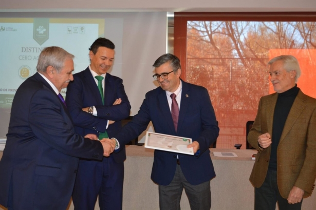 El delegado de Empleo de la Junta en Granada, Javier Martín, ha participado en el acto organizado con Fraternidad-Muprespa (JUNTA) El delegado de Empleo de la Junta en Granada, Javier Martín, ha participado en el acto organizado con Fraternidad-Muprespa (JUNTA)