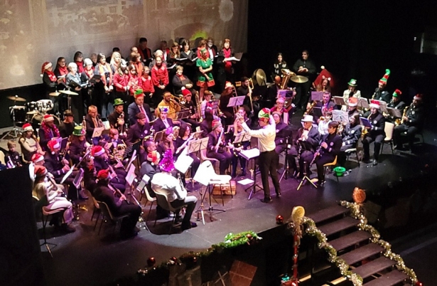 Imagen del concierto (AUYO. ALBOLOTE) Imagen del concierto (AUYO. ALBOLOTE)