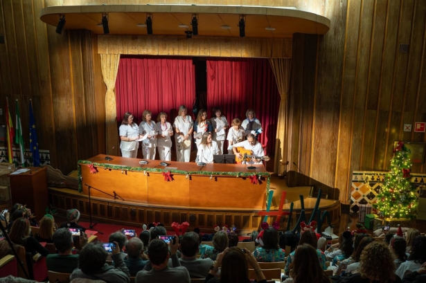 Actuación navideña en el Hospital Virgen de las Nieves de Granada (HOSPITAL VIRGEN DE LAS NIEVES) Actuación navideña en el Hospital Virgen de las Nieves de Granada (HOSPITAL VIRGEN DE LAS NIEVES)
