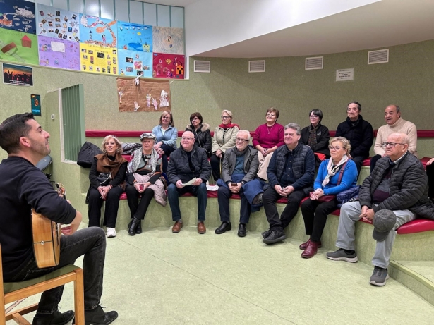 Encuentro intergeneracional en recuerdo de Carlos Cano (AYUNTAMIENTO) Encuentro intergeneracional en recuerdo de Carlos Cano (AYUNTAMIENTO)