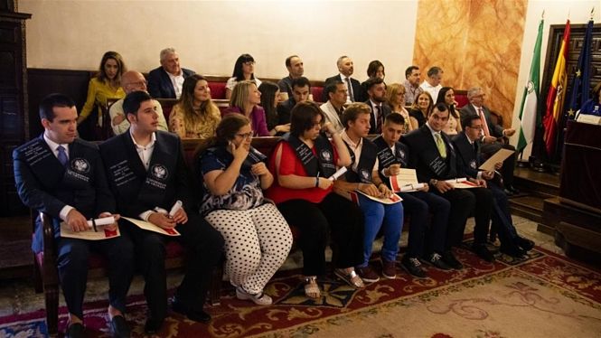 Jóvenes discapacitados que se han graduado (FUNDACIÓN ONCE)