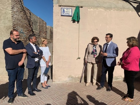 Reconocimiento a la poeta Antonina Rodrigo (AYTO. GRANADA)